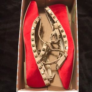 Flats with strap around the ankle